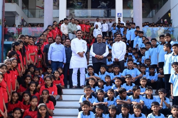 इंदिरा इंटरनॅशनल पब्लिक स्कूल, विष्णूपुरी, नांदेड येथे भेट