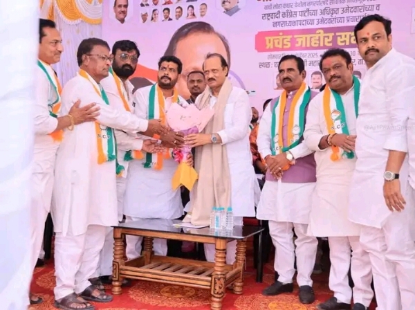 कंधारच्या विकासासाठी जेवढी मदत करता येईल ती आम्ही करू. विकासाला गती देणं आवश्यक आहे. कंधारच्या विकासासाठी जेवढी मदत करता येईल ती आम्ही करू. विकासाला गती देणं आवश्यक आहे.