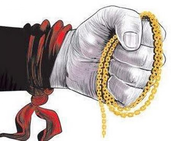 शहरात सोनसाखळी चोरट्यांचा कहर : ४५ ग्रॅम सोनं लुटलं, तीन ठाण्यात गुन्हे नोंद