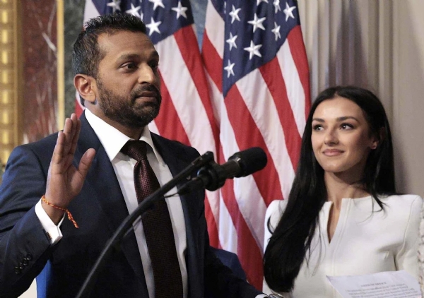 प्रेयसीला स्वाट टीम संरक्षण दिल्याबद्दल एफबीआय प्रमुख काश पटेल सापडले अडचणीत प्रेयसीला स्वाट टीम संरक्षण दिल्याबद्दल एफबीआय प्रमुख काश पटेल सापडले अडचणीत