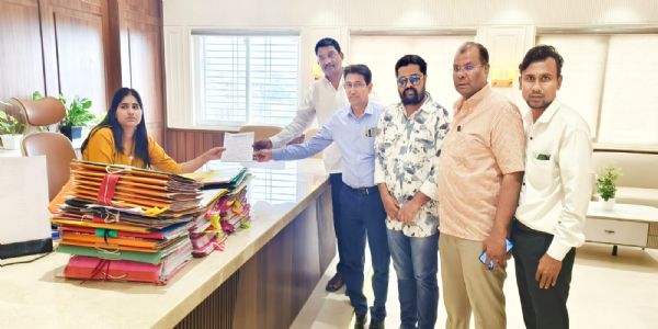 मतदार यादीतील त्रुटी दूर करण्याची व घरपोच मतदान सुविधा सुरू करण्याची मागणी!