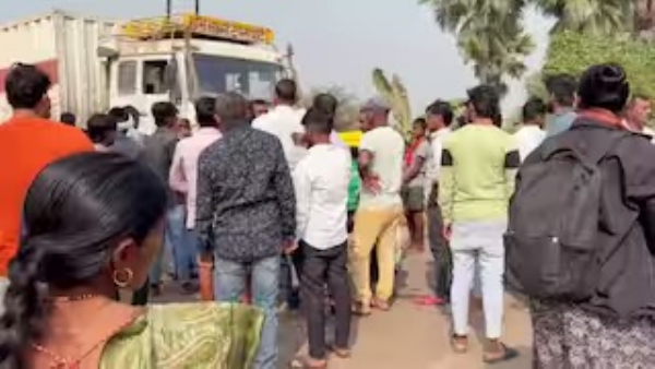 बिहारमधील शेखपुरा येथे ट्रक आणि ऑटोरिक्षाची धडक होऊन अपघात