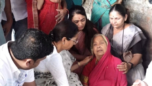 खासदार सुळे खासदार सुळे