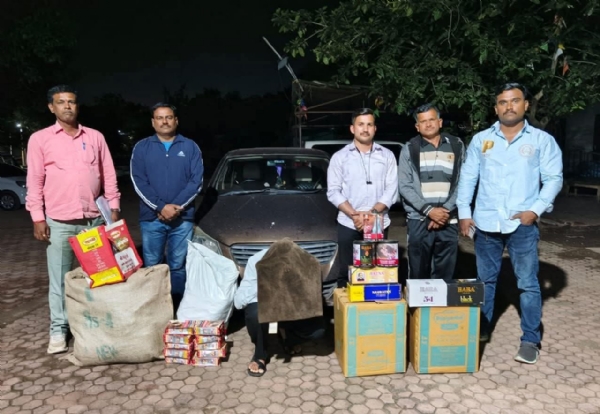 गुटखा, सुगंधित तंबाखू वाहनासह ८ लाख रुपयांचा मुद्येमाल जप्त