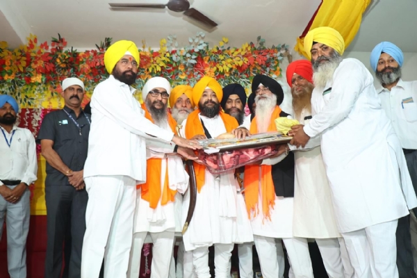 एकनाथ शिंदे घुमान