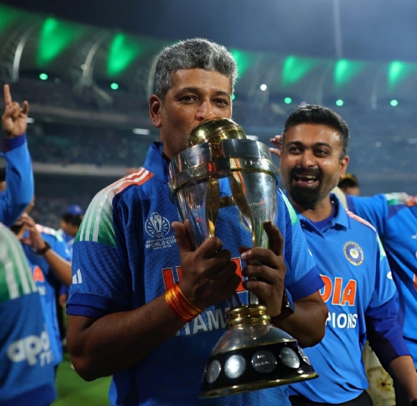 अमोल मुझुमदार