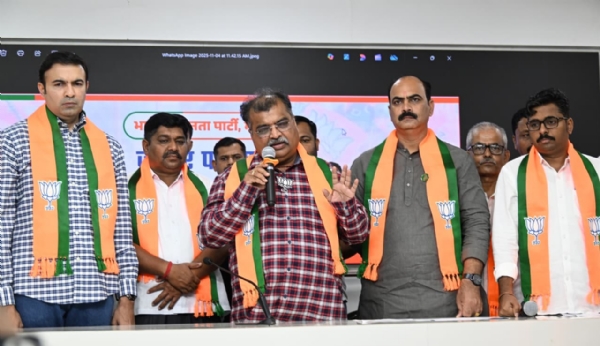 कराड तालुक्यातील अनेक सरपंचांसह असंख्य कार्यकर्त्यांचा भाजपामध्ये प्रवेश कराड तालुक्यातील अनेक सरपंचांसह असंख्य कार्यकर्त्यांचा भाजपामध्ये प्रवेश