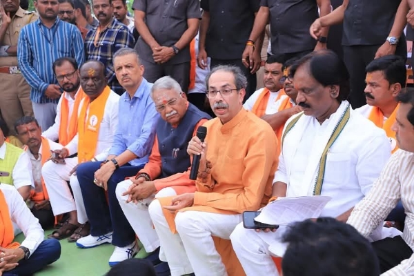 राज्य सरकारने कर्जमुक्त केले नाही तर रस्त्यावर उतरून शेतकर्यांचा आक्रोश मांडू राज्य सरकारने कर्जमुक्त केले नाही तर रस्त्यावर उतरून शेतकर्यांचा आक्रोश मांडू