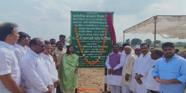 नांदेड : कौठा गावाजवळ मोठ्या पुलाच्या बांधकाम कामाचे भूमिपूजन