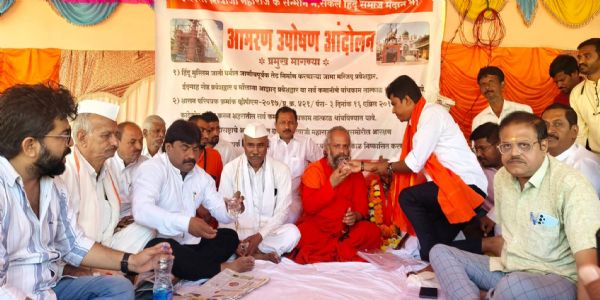 सिल्लोड : आ. संतोष दानवेंनी सोडले सर्वानंद सरस्वती महाराजांचे उपोषण