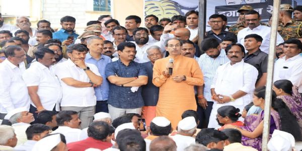 सरकारची मदत फक्त कागदावरच, प्रत्यक्षात शेतकऱ्यांपर्यंत पोहचलीच नाही! - उद्धव ठाकरे