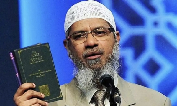 जाकिर नाईकला बांगलादेशात प्रवेश बंदी, भारताच्या दबावापुढे बांगलादेश सरकार झुकले? जाकिर नाईकला बांगलादेशात प्रवेश बंदी, भारताच्या दबावापुढे बांगलादेश सरकार झुकले?