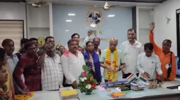 परभणी महानगरपालिका कर्मचाऱ्यांचे आमरण उपोषण स्थगित करण्याचे नगर विकास विभागाचे निर्देश परभणी महानगरपालिका कर्मचाऱ्यांचे आमरण उपोषण स्थगित करण्याचे नगर विकास विभागाचे निर्देश