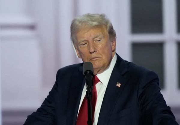 डोनाल्ड ट्रम्प दक्षिण आफ्रिकेत होणाऱ्या जी-२० शिखर परिषदेला उपस्थित राहणार नाहीत डोनाल्ड ट्रम्प दक्षिण आफ्रिकेत होणाऱ्या जी-२० शिखर परिषदेला उपस्थित राहणार नाहीत