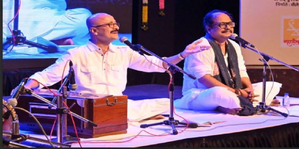 सोलापूर - सोबतीचा करार कार्यक्रमाने तीन दिवसीय गझल महोत्सवाचा समारोप