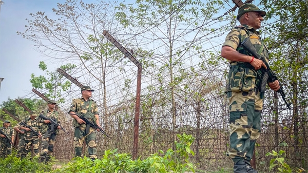 भारताने बांगलादेश सीमेवर तीन नवीन लष्करी तळ केले स्थापन भारताने बांगलादेश सीमेवर तीन नवीन लष्करी तळ केले स्थापन