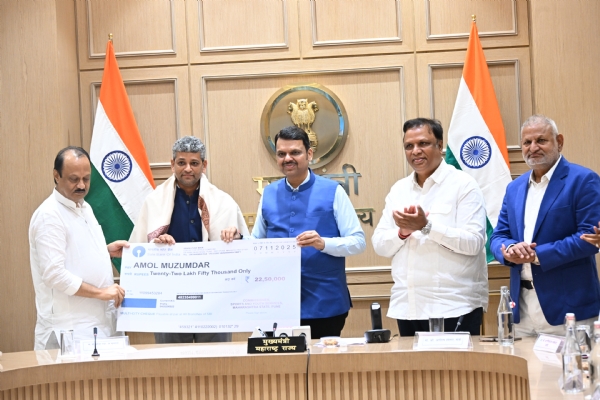 भारतीय महिला क्रिकेट संघ सत्कार भारतीय महिला क्रिकेट संघ सत्कार