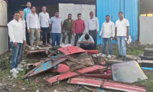 गुन्हे शाखेची धडक कारवाई; चोरीचा ऑटो व सुटे भाग जप्त गाडगेनगरातील ऑटो चोरी प्रकरणाचा तपास गतीमान पोलिसांच्या तपासातून उघडकीस आले चोरीच्या ऑटोचे जाळे गुन्हे शाखेची धडक कारवाई; चोरीचा ऑटो व सुटे भाग जप्त गाडगेनगरातील ऑटो चोरी प्रकरणाचा तपास गतीमान पोलिसांच्या तपासातून उघडकीस आले चोरीच्या ऑटोचे जाळे