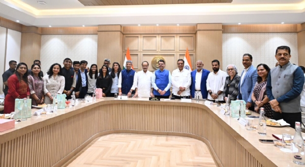 भारतीय महिला क्रिकेट संघ सत्कार भारतीय महिला क्रिकेट संघ सत्कार