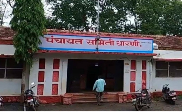 शिक्षकाने विद्यार्थ्यांची शिष्यवृत्ती परस्पर हडपली पंचायत समितीकडून चौकशी सुरू शिक्षकाने विद्यार्थ्यांची शिष्यवृत्ती परस्पर हडपली पंचायत समितीकडून चौकशी सुरू