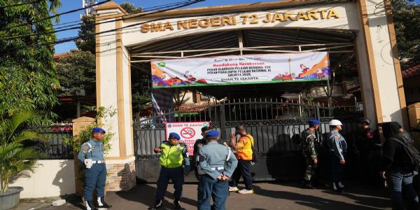 इंडोनेशियन शाळेच्या परिसरातील मशिदीत स्फोट; ५४ जण जखमी