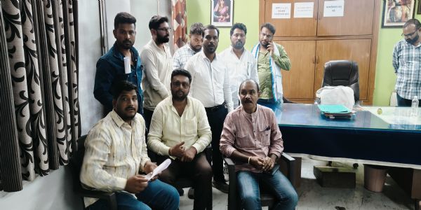 अकोला जिपमध्ये कमिशनखोरी बंद न केल्यास कार्यकारी अभियंत्यास काळे फासणार