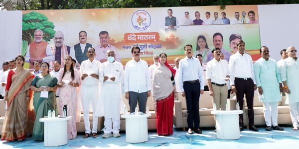 वंदे मातरम गीत हा आपला स्वाभिमान - गिरीश महाजन