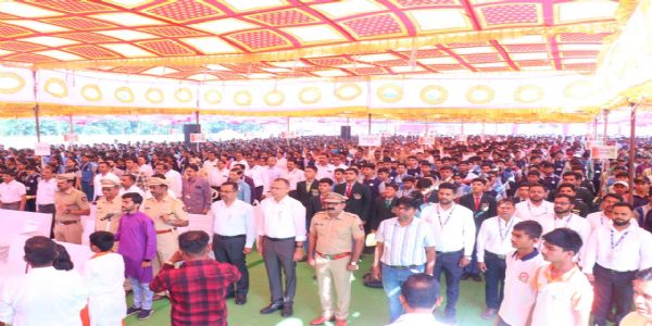 भारताला विश्वगुरू बनवण्यासाठी सर्वांनी एकजुटीने काम करावे - जळगाव जिल्हाधिकारी