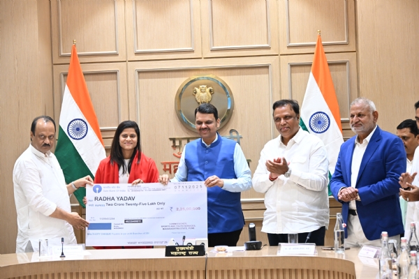 भारतीय महिला क्रिकेट संघ सत्कार भारतीय महिला क्रिकेट संघ सत्कार