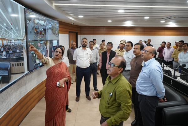 मुख्य सचिव राजेशकुमार यांनी केली रामकाल पथसह विविध कामांची पाहणी मुख्य सचिव राजेशकुमार यांनी केली रामकाल पथसह विविध कामांची पाहणी