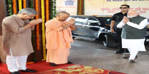 पंतप्रधान नरेंद्र मोदींनी चार नवीन वंदे भारत ट्रेनना दाखवला हिरवा झेंडा