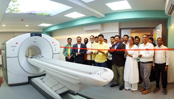 कोल्हापूर कॅन्सर सेंटर मधील पेट सीटी स्कॅन मशीन कोल्हापूर कॅन्सर सेंटर मधील पेट सीटी स्कॅन मशीन