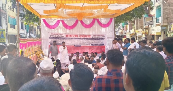 गुंड प्रवृत्तीच्या लोकांविरोधात नागरिकांचा संताप गुंड प्रवृत्तीच्या लोकांविरोधात नागरिकांचा संताप