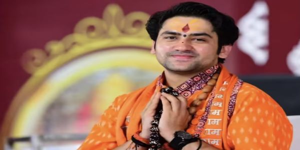 पंडित धीरेंद्र शास्त्री यांना भारतरत्न देण्याची मागणी