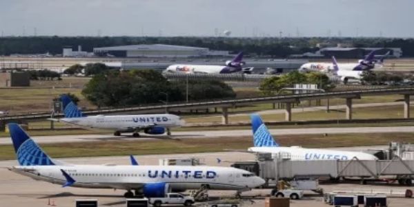 अमेरिकेतील शटडाऊनमुळे सलग दुसऱ्या दिवशी हजारहून अधिक उड्डाणे रद्द