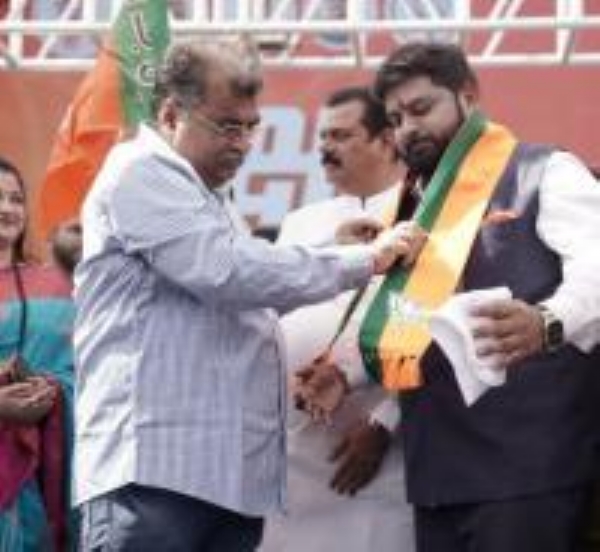 दीपेश म्हात्रे भाजपा प्रवेश दीपेश म्हात्रे भाजपा प्रवेश