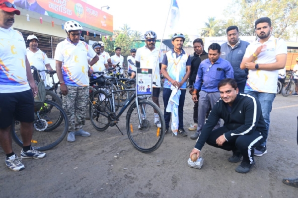 खासदार क्रीडा महोत्सवांतर्गत सायकल रॅली खासदार क्रीडा महोत्सवांतर्गत सायकल रॅली