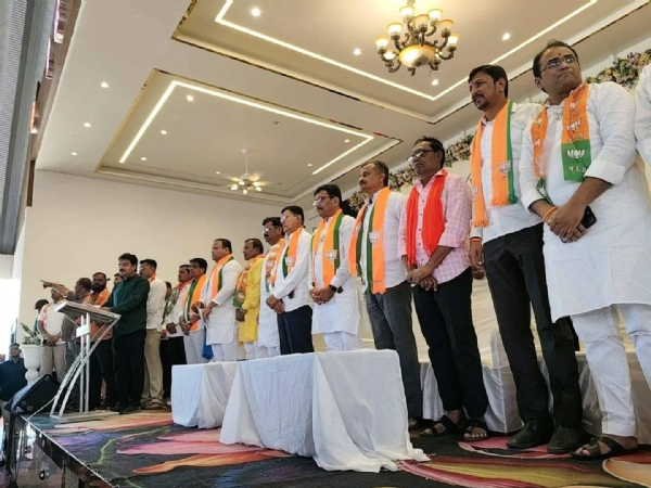 पक्षश्रेष्ठी व कोअर कमिटीने घेतलेला उमेदवार निवडीचा निर्णय सर्वांनी मान्य करून निवडून आणण्यासाठी एकदिलाने काम करणार. पक्षश्रेष्ठी व कोअर कमिटीने घेतलेला उमेदवार निवडीचा निर्णय सर्वांनी मान्य करून निवडून आणण्यासाठी एकदिलाने काम करणार.