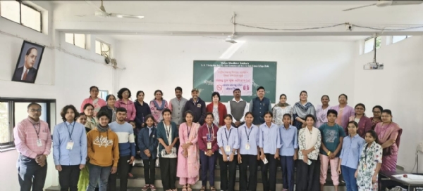 तंबाखूच्या विळख्यात बालके तंबाखूच्या विळख्यात बालके