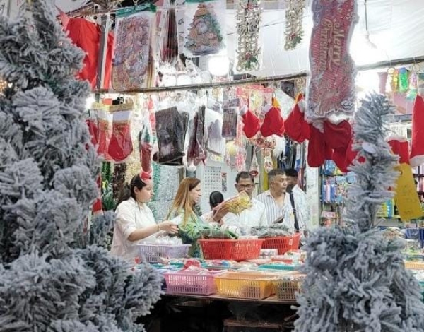 ख्रिसमस सेलिब्रेशनसाठी पनवेल तयार; बाजारपेठांत गर्दी वाढली