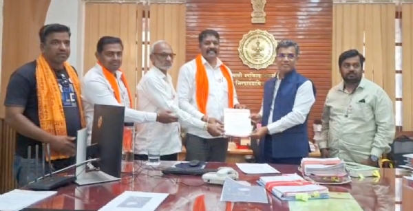 हिंदू जनसंघर्ष समिती, यांच्यावतीने जिल्हाधिकारी यानां निवेदन हिंदू जनसंघर्ष समिती, यांच्यावतीने जिल्हाधिकारी यानां निवेदन
