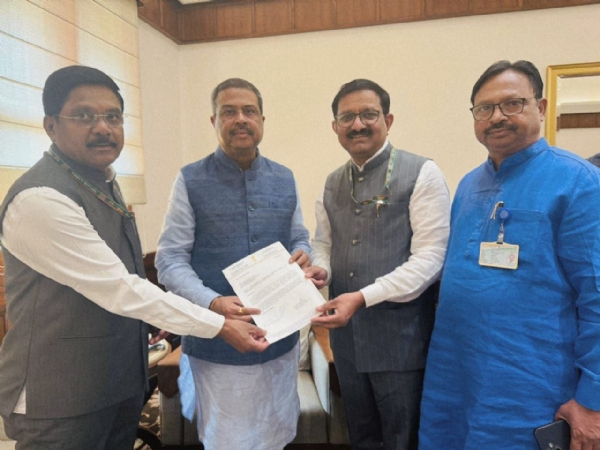 खासदार बळवंत वानखडे यांची केंद्रीय शिक्षण मंत्र्याकडे मागणी खासदार बळवंत वानखडे यांची केंद्रीय शिक्षण मंत्र्याकडे मागणी