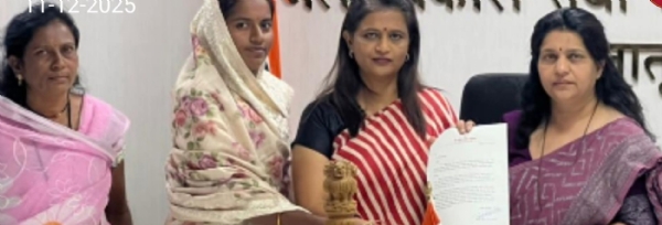 लातूर MIDC चे विषारी पाणी; हरंगुळ-वरवंटीकरांचे आरोग्य धोक्यात! भाजप नेत्या डॉ.अर्चना पाटील चाकुरकर यांचे जिल्हाधिकाऱ्यांना निवेदन; तात्काळ कारवाईची मागणी लातूर MIDC चे विषारी पाणी; हरंगुळ-वरवंटीकरांचे आरोग्य धोक्यात! भाजप नेत्या डॉ.अर्चना पाटील चाकुरकर यांचे जिल्हाधिकाऱ्यांना निवेदन; तात्काळ कारवाईची मागणी