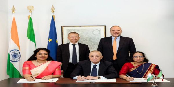 कोल्हापुरी चपलांच्या जागतिक प्रसारासाठी सामंजस्य करार