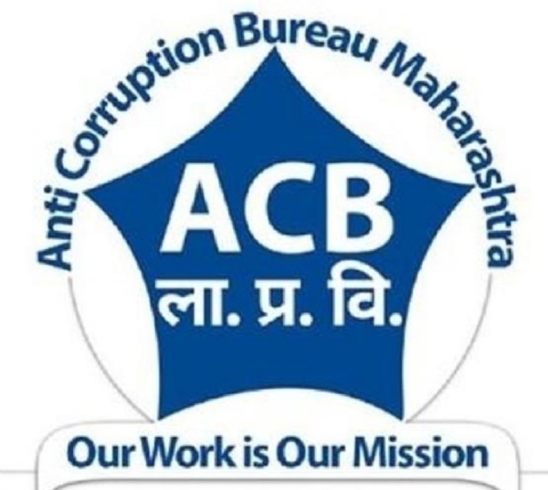 सात हजारांची लाच घेताना मनपा लिपिकाला रंगेहाथ अटक , हातगाडी सोडवण्यासाठी केली पैशांची मागणी सात हजारांची लाच घेताना मनपा लिपिकाला रंगेहाथ अटक , हातगाडी सोडवण्यासाठी केली पैशांची मागणी