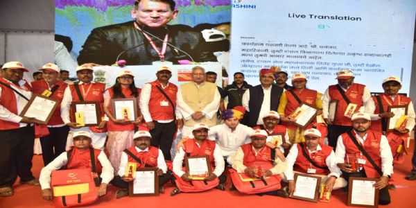 डाक पुरस्कारार्थी हे देशाचे नवरत्न - ज्योतिरादित्य सिंधिया