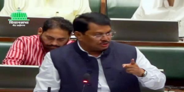 शेतकऱ्यांच्या आत्महत्येचे पाप सरकारचे - वडेट्टीवार