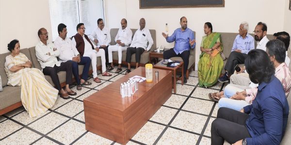 कोल्हापूर मनपा निवडणुकीसाठी कॉंग्रेसच्या समितीची इंडी आघाडी घटक पक्षांशी चर्चा