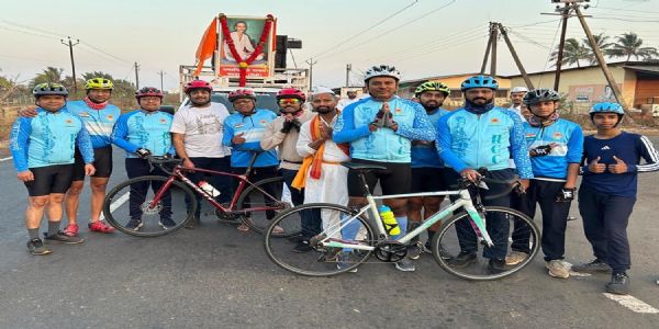 स्वामी स्वरूपानंद जन्मोत्सवानिमित्त रत्नागिरी सायकलिस्ट क्लबची सायकल दिंडी