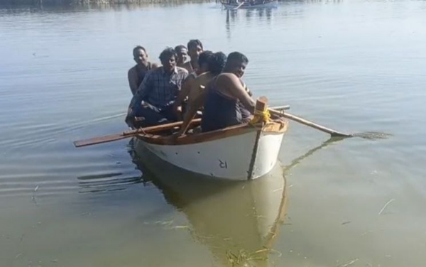 निम्न पेढी प्रकल्पग्रस्त तरुणांना मत्स्य व्यवसाय प्रशिक्षण; सावित्रीबाई फुले महिला मत्स्य सहकारी संस्थेचा पुढाकार निम्न पेढी प्रकल्पग्रस्त तरुणांना मत्स्य व्यवसाय प्रशिक्षण; सावित्रीबाई फुले महिला मत्स्य सहकारी संस्थेचा पुढाकार